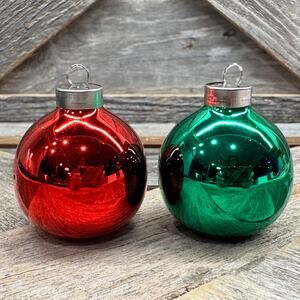 Vintage Christmas Ornament Red/Green Salt & Pepper Shaker Set, Holiday Kitchen